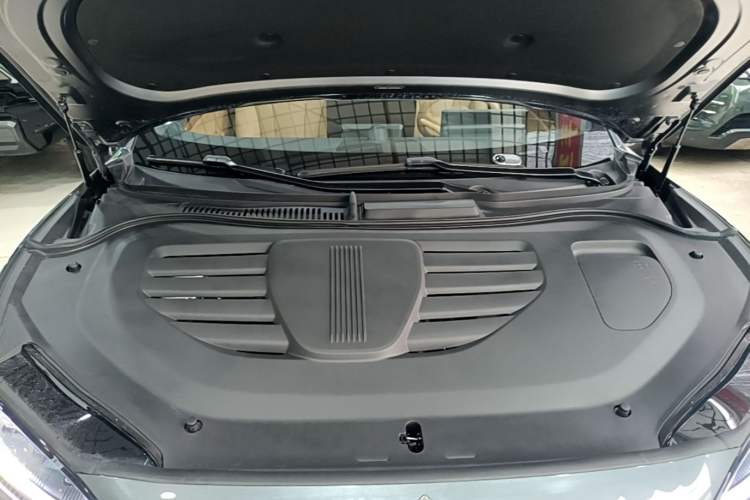 Used Hima Luxeed R7 2026 Model Range-Extending Ultra Engine Bay