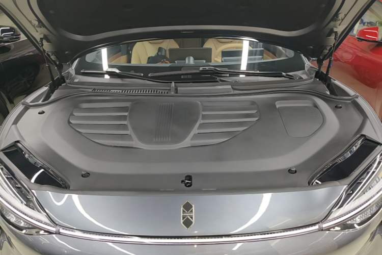 Used Hima Luxeed R7 2026 Model Range-Extending Ultra Engine Bay