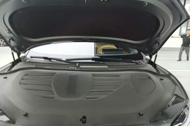 Used Hima Luxeed R7 2026 Model Range-Extending Ultra Engine Bay