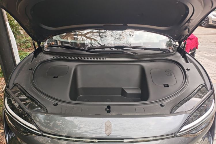 Used Hima Luxeed R7 2026 Model Pure Electric Max+ Engine Bay