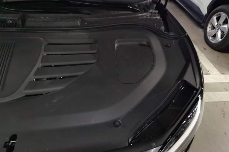 Used Hima Luxeed R7 2026 Model Range-Extending Max Engine Bay Left
