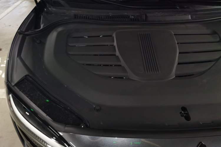 Used Hima Luxeed R7 2026 Model Range-Extending Max Engine Bay Right