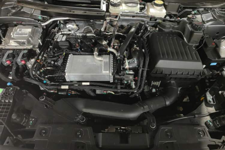 Used Hima Luxeed R7 2026 Model Range-Extending Ultra Engine Bay