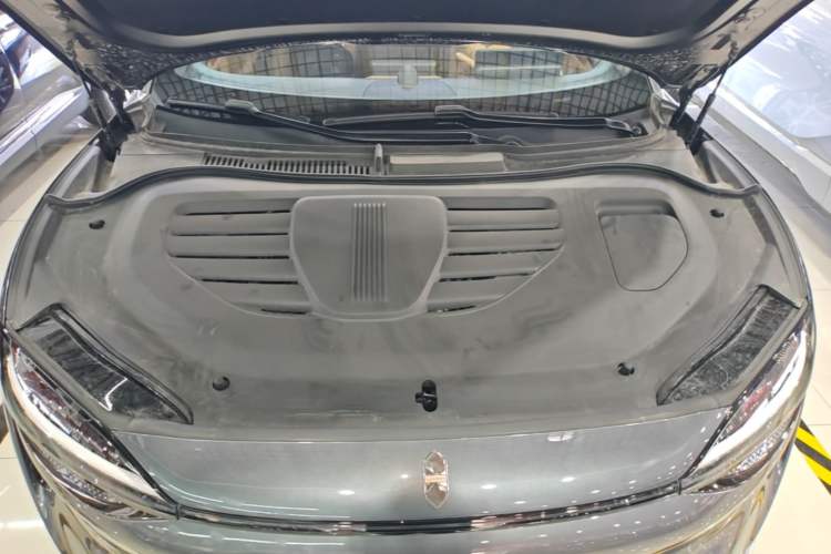 Used Hima Luxeed R7 2026 Model Range-Extending Ultra Engine Bay