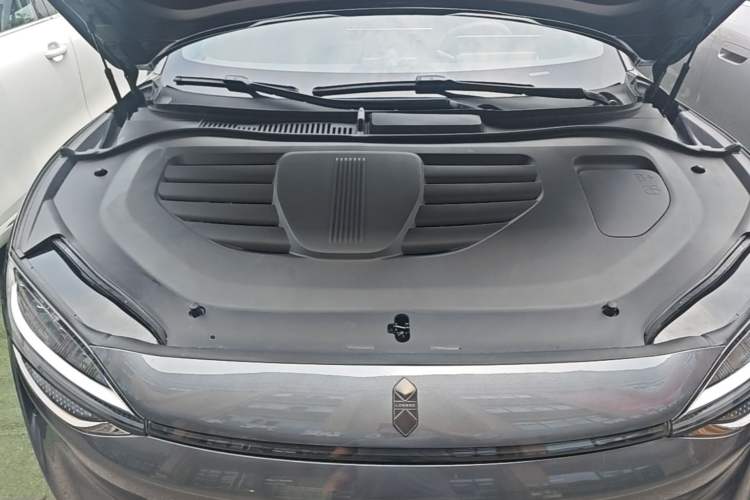 Used Hima Luxeed R7 2026 Model Range-Extending Max Engine Bay