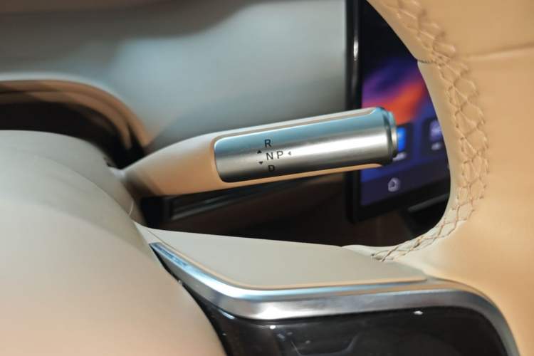 Used Hima Luxeed R7 2026 Model Range-Extending Ultra Gear Lever