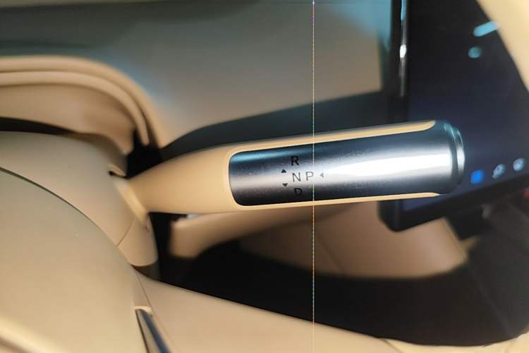 Used Hima Luxeed R7 2026 Model Range-Extending Ultra Gear Lever
