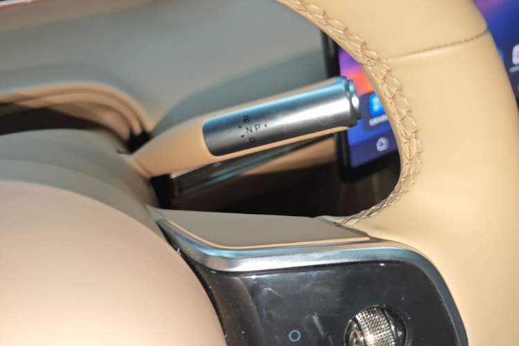 Used Hima Luxeed R7 2026 Model Range-Extending Ultra Gear Lever
