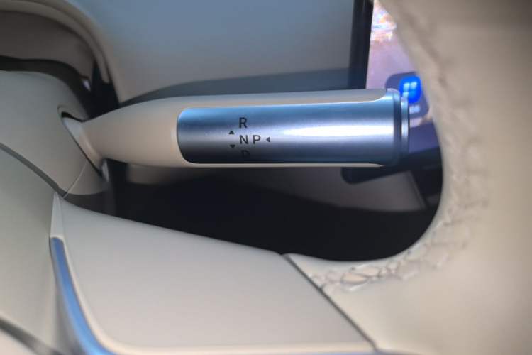Used Hima Luxeed R7 2026 Model Range-Extending Ultra Gear Lever