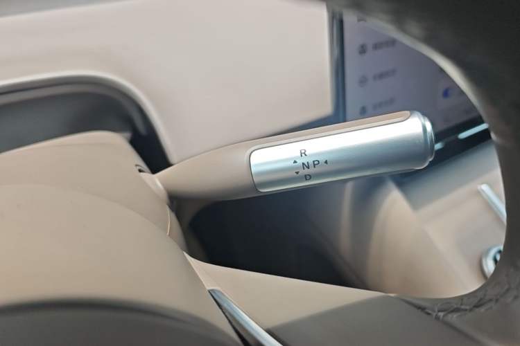 Used Hima Luxeed R7 2026 Model Range-Extending Max Gear Lever