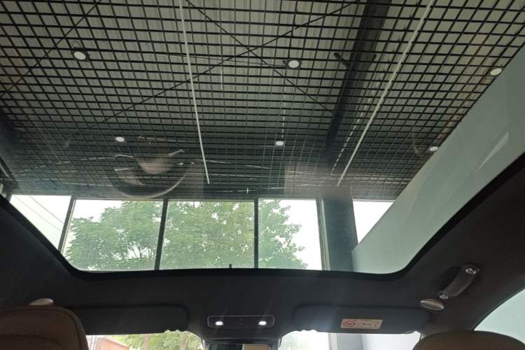 Used Hima Luxeed R7 2026 Model Range-Extending Ultra Headliner
