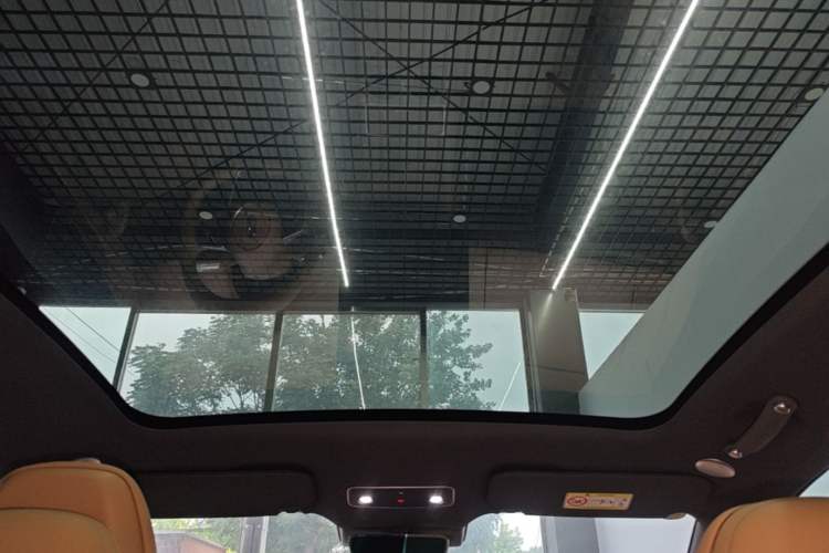 Used Hima Luxeed R7 2026 Model Range-Extending Ultra Headliner