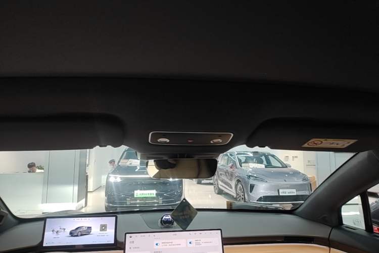 Used Hima Luxeed R7 2026 Model Range-Extending Ultra Headliner
