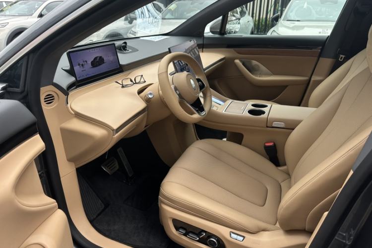 Used Hima Luxeed R7 2026 Model Range-Extending Ultra Interior 1
