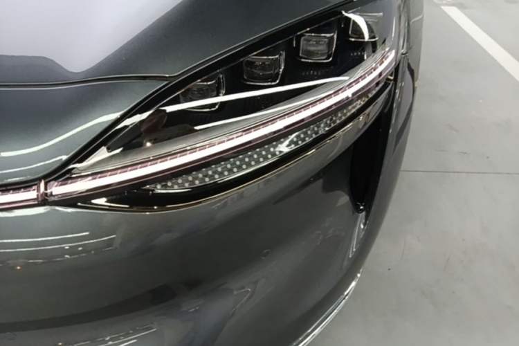 Used Hima Luxeed R7 2026 Model Range-Extending Ultra Left Front Headlight