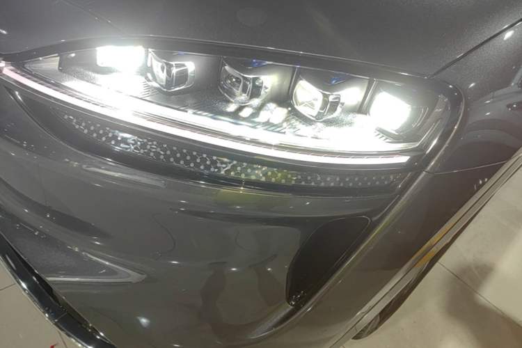 Used Hima Luxeed R7 2026 Model Range-Extending Ultra Left Front Headlight