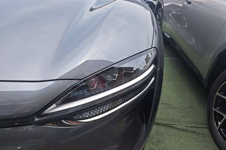 Used Hima Luxeed R7 2026 Model Range-Extending Max Left Front Headlight