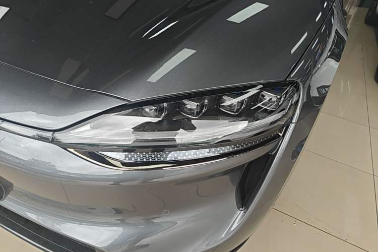 Used Hima Luxeed R7 2026 Model Pure Electric Max+ (896-line LiDAR) Left Front Headlight