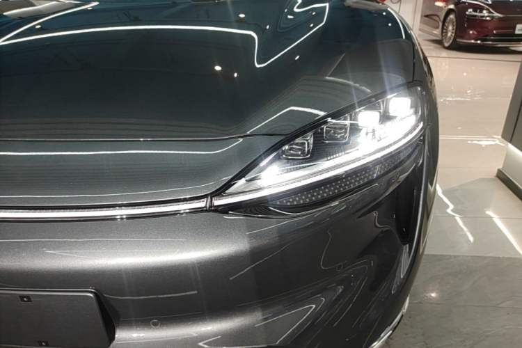 Used Hima Luxeed R7 2026 Model Range-Extending Ultra Left Front Headlight