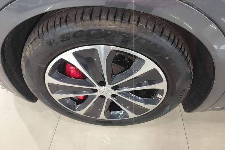 Used Hima Luxeed R7 2026 Model Range-Extending Ultra Left Front Wheel Hub