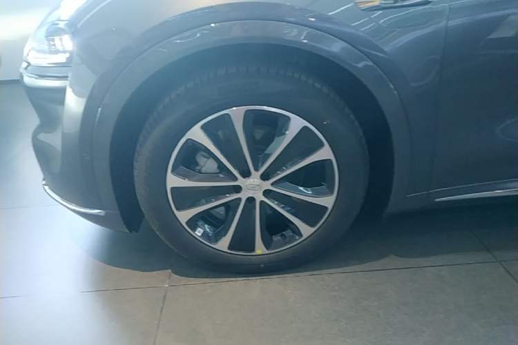 Used Hima Luxeed R7 2026 Model Range-Extending Max Left Front Wheel Hub