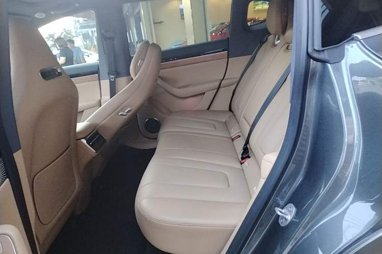 Used Hima Luxeed R7 2026 Model Range-Extending Ultra Left Rear Seat