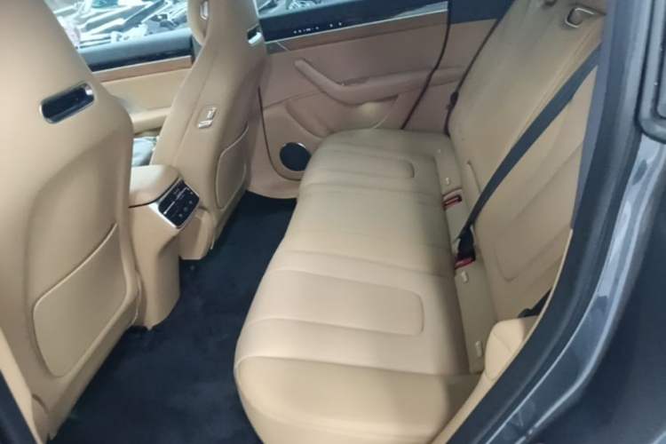 Used Hima Luxeed R7 2026 Model Range-Extending Ultra Left Rear Seat