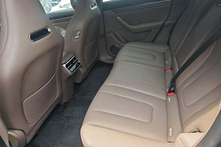 Used Hima Luxeed R7 2026 Model Range-Extending Max Left Rear Seat