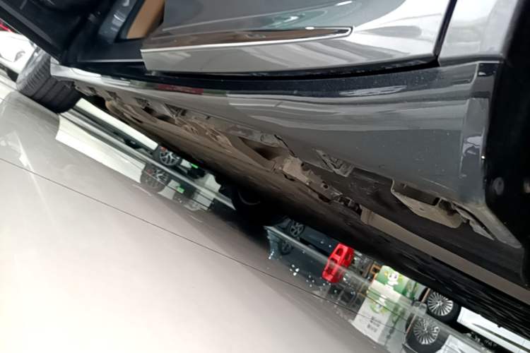 Used Hima Luxeed R7 2026 Model Range-Extending Ultra Left Side Sill
