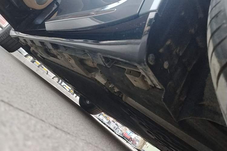 Used Hima Luxeed R7 2026 Model Range-Extending Ultra Left Side Sill