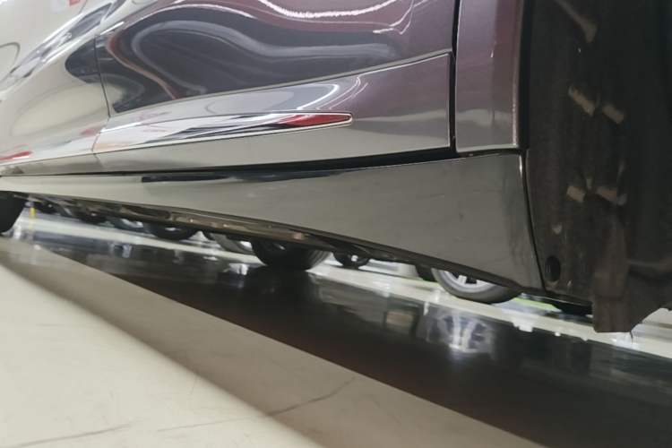 Used Hima Luxeed R7 2026 Model Range-Extending Ultra Left Side Sill