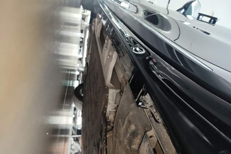 Used Hima Luxeed R7 2026 Model Range-Extending Ultra Left Side Sill