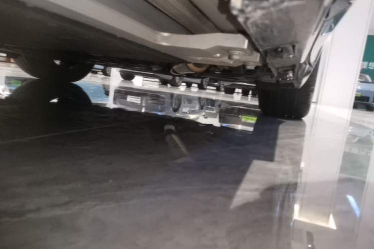 Used Hima Luxeed R7 2026 Model Range-Extending Ultra Left Side Sill