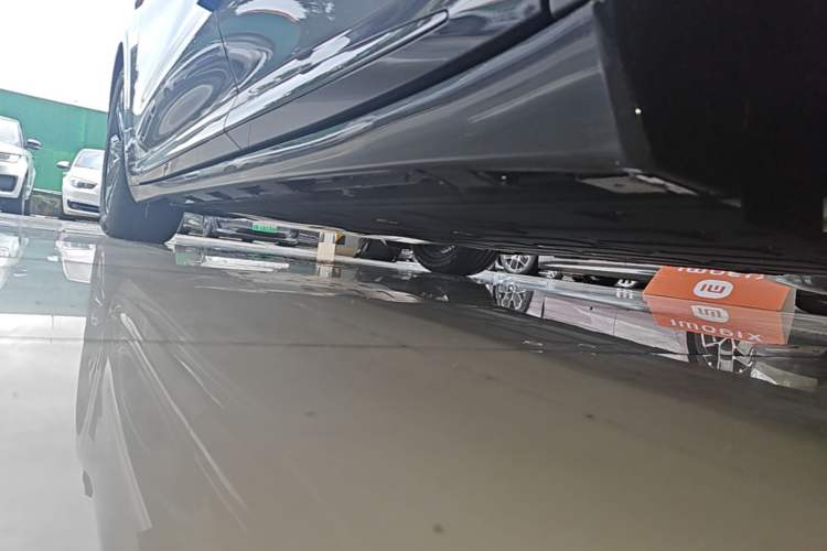 Used Hima Luxeed R7 2026 Model Pure Electric Max+ (896-line LiDAR) Left Side Sill