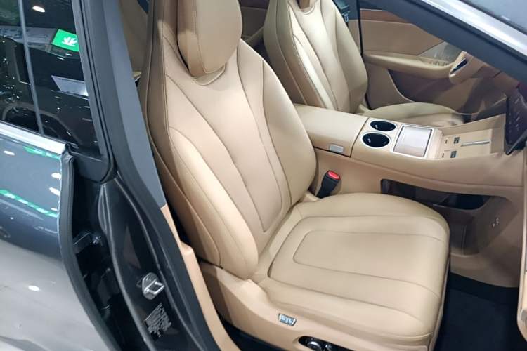 Used Hima Luxeed R7 2026 Model Range-Extending Ultra Right Front Seat