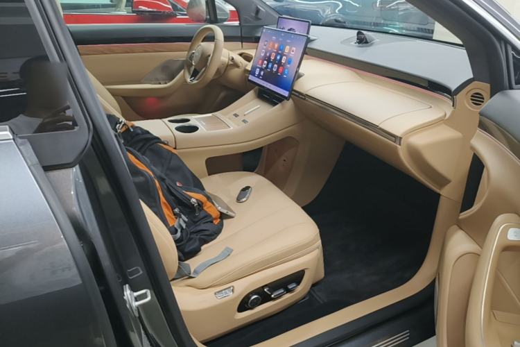 Used Hima Luxeed R7 2026 Model Range-Extending Ultra Right Front Seat