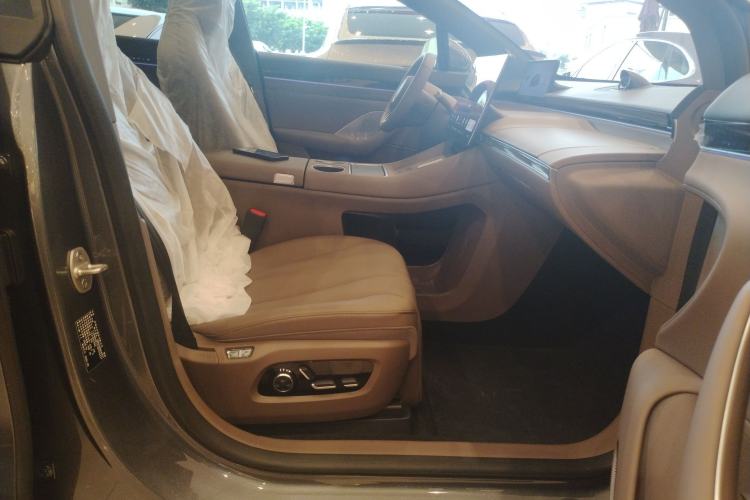 Used Hima Luxeed R7 2026 Model Pure Electric Max+ Right Front Seat
