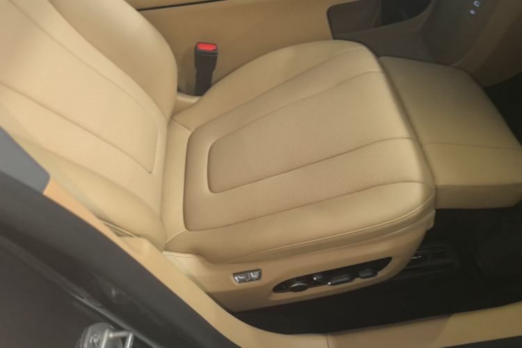Used Hima Luxeed R7 2026 Model Range-Extending Ultra Right Front Seat
