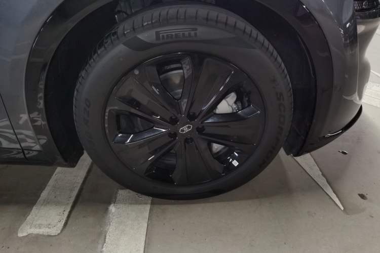 Used Hima Luxeed R7 2026 Model Range-Extending Max Right Front Wheel Hub
