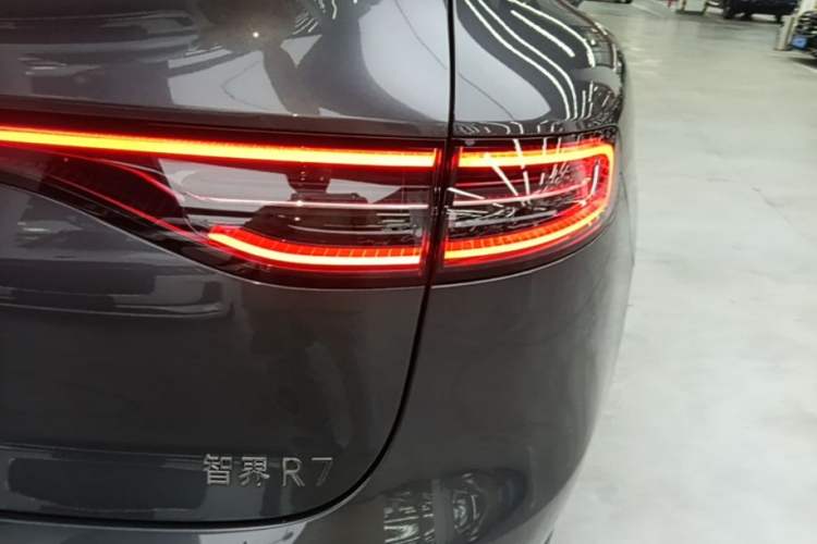 Used Hima Luxeed R7 2026 Model Range-Extending Ultra Right Rear Taillight