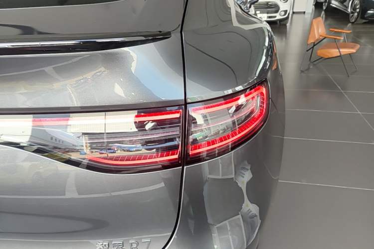 Used Hima Luxeed R7 2026 Model Range-Extending Ultra Right Rear Taillight