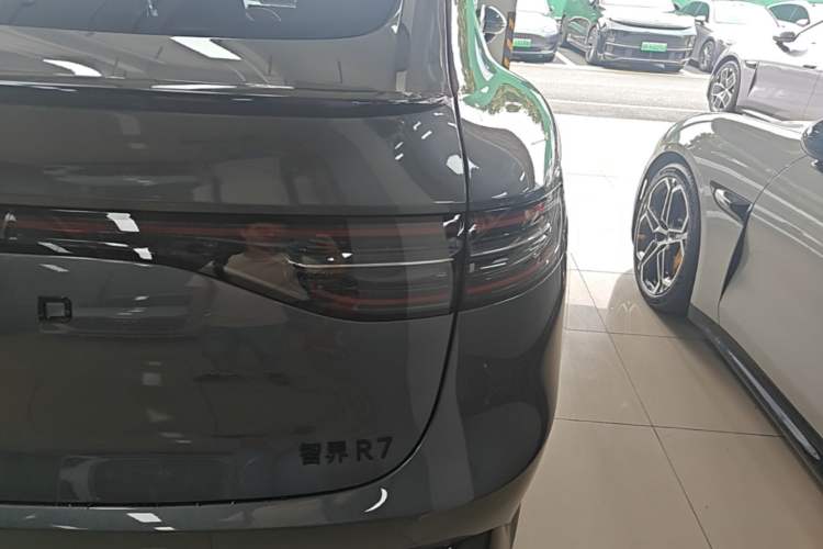 Used Hima Luxeed R7 2026 Model Pure Electric Max+ (896-line LiDAR) Right Rear Taillight