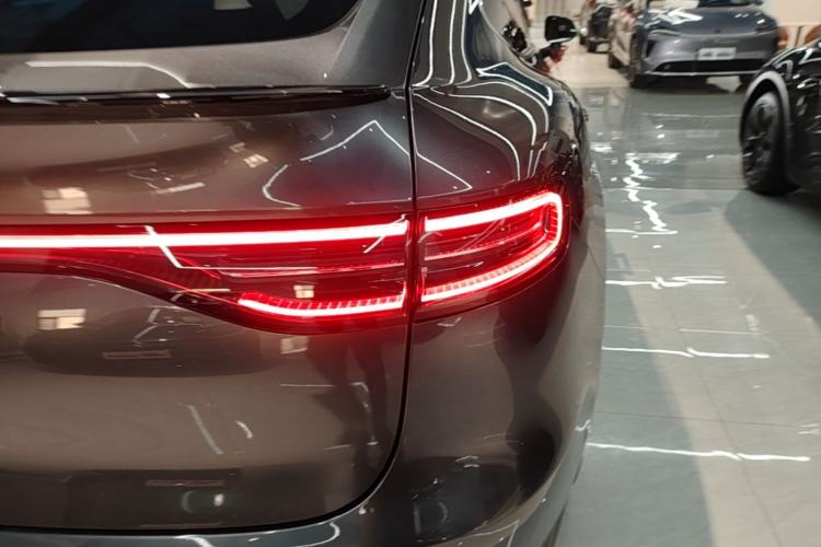 Used Hima Luxeed R7 2026 Model Range-Extending Ultra Right Rear Taillight