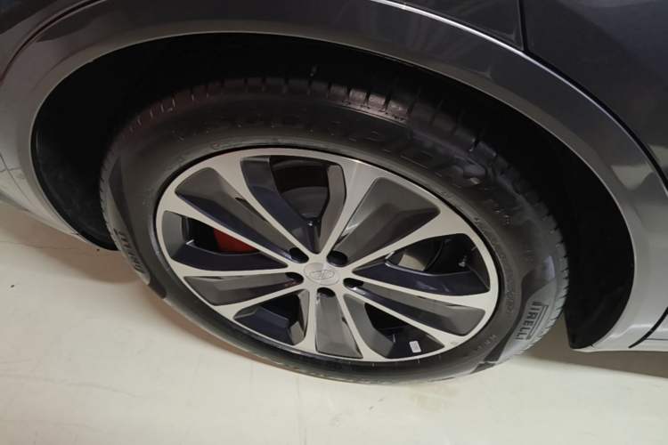 Used Hima Luxeed R7 2026 Model Range-Extending Ultra Right Rear Wheel Hub