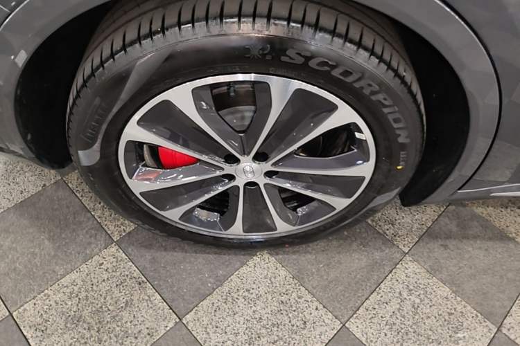 Used Hima Luxeed R7 2026 Model Range-Extending Ultra Right Rear Wheel Hub