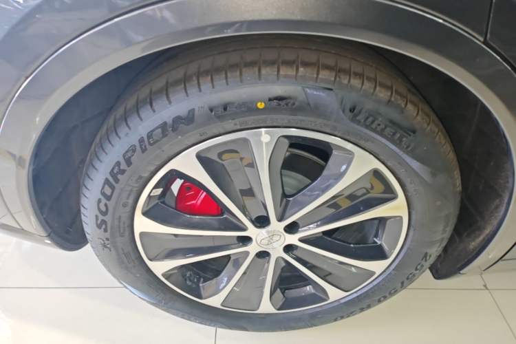 Used Hima Luxeed R7 2026 Model Range-Extending Ultra Right Rear Wheel Hub
