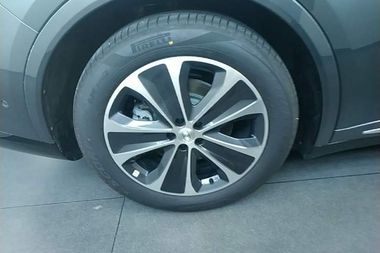 Used Hima Luxeed R7 2026 Model Range-Extending Max Right Rear Wheel Hub