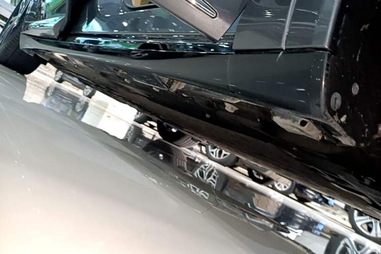 Used Hima Luxeed R7 2026 Model Range-Extending Ultra Right Side Sill