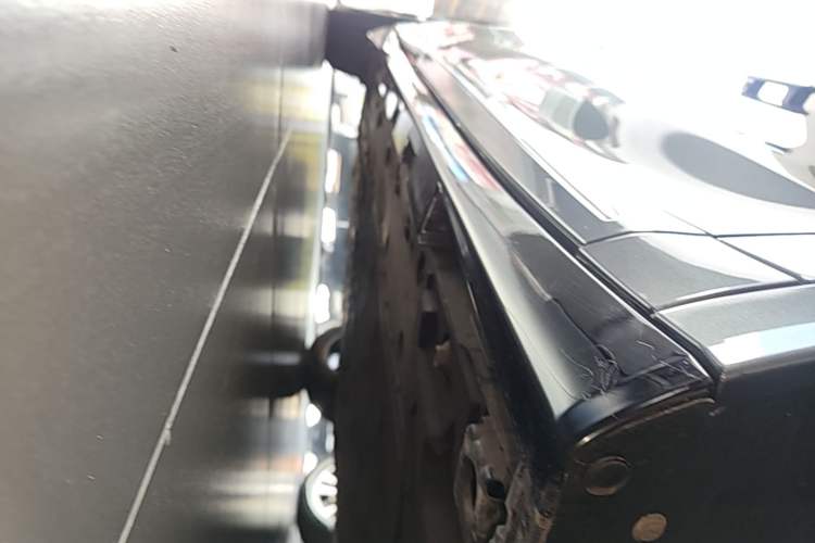 Used Hima Luxeed R7 2026 Model Range-Extending Ultra Right Side Sill
