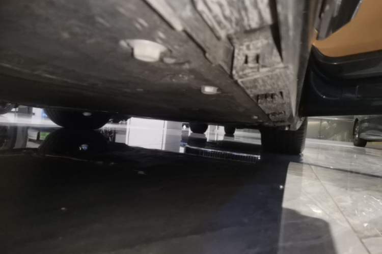 Used Hima Luxeed R7 2026 Model Range-Extending Ultra Right Side Sill